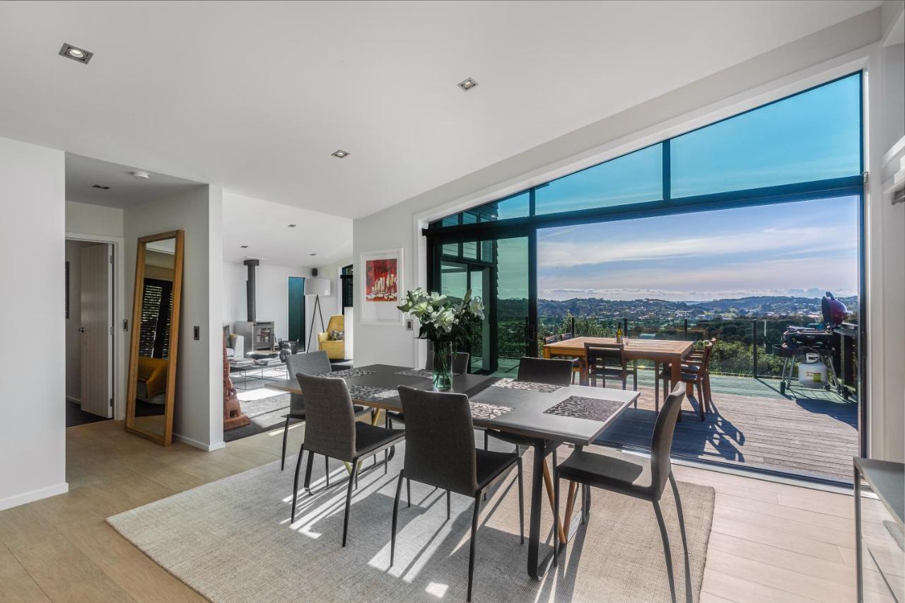 Villa Taonga With Sea Views By Waiheke Unlimited Oneroa Esterno foto
