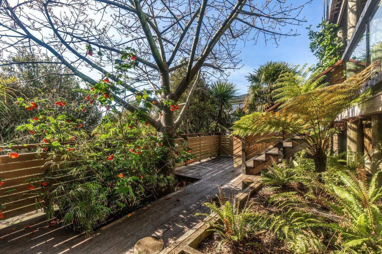 Villa Taonga With Sea Views By Waiheke Unlimited Oneroa Esterno foto