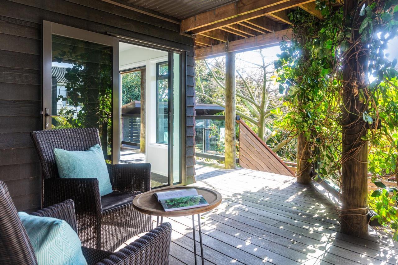 Villa Taonga With Sea Views By Waiheke Unlimited Oneroa Esterno foto